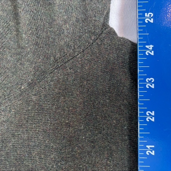 Chaps Green V-Neck Sweater Timeless‎ Knit Cotton/Cashmere Soft and Snuggly | L - Picture 10 of 13